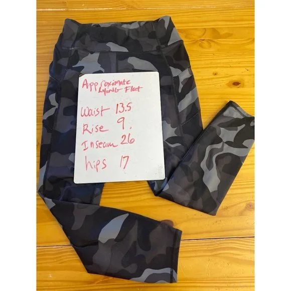 Athleta Camo Contender Leggings 7/8 Zip Pocket size S - Picture 10 of 13